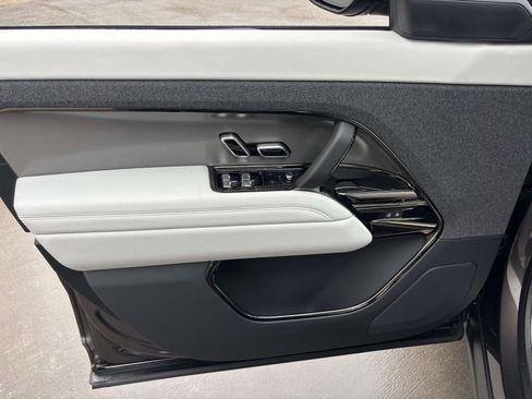 New 2026 Land Rover Range Rover Sport SE AWD/4WD image 11