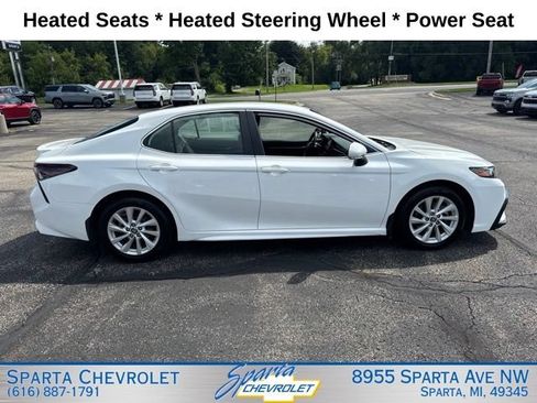 Used 2024 Toyota Camry SE FWD image 2
