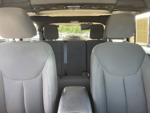 Used 2017 Jeep Wrangler Unlimited Sport w/ Quick Order Package 24S AWD/4WD image 29