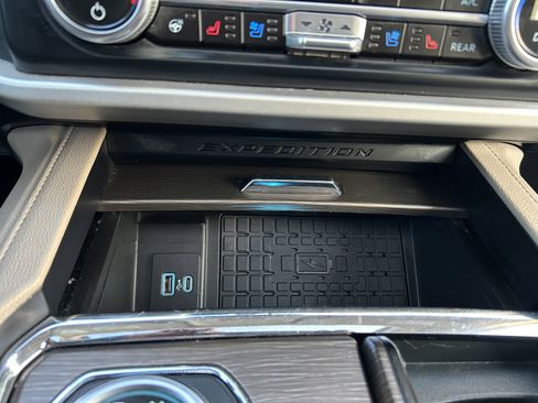 Used 2024 Ford Expedition Max Limited image 30