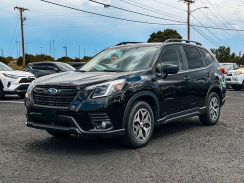 Used 2022 Subaru Forester Premium AWD/4WD image 1