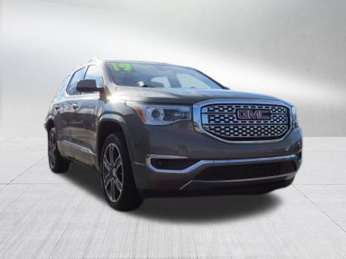 Used 2019 GMC Acadia Denali w/ Technology Package image 9