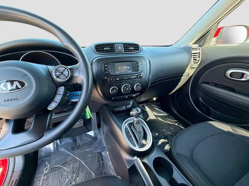 Used 2016 Kia Soul + image 22