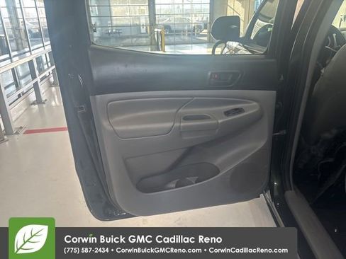 Used 2013 Toyota Tacoma 4x4 Double Cab w/ SR5 Pkg image 17