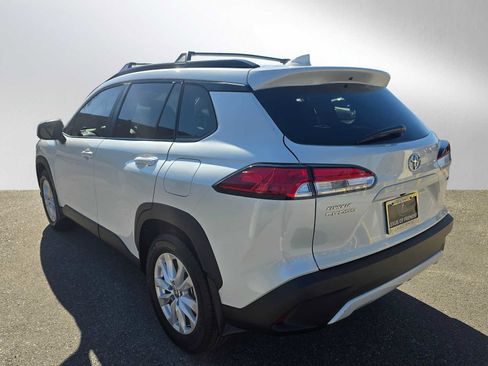 Used 2024 Toyota Corolla Cross LE image 5