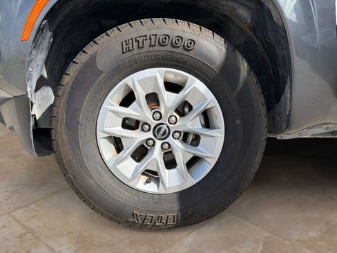 Used 2024 Nissan Frontier SV RWD image 23