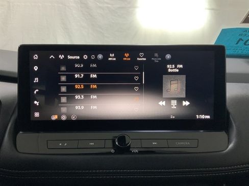 Used 2024 Nissan Rogue SL AWD/4WD image 29