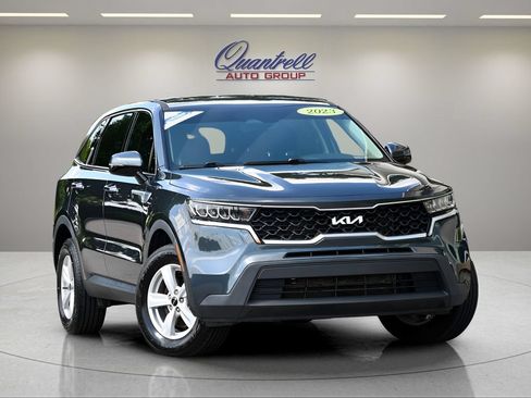 Used 2023 Kia Sorento LX AWD/4WD image 1