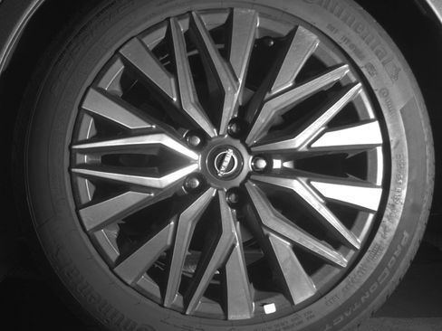 Used 2025 Nissan Altima 2.5 SV FWD image 17