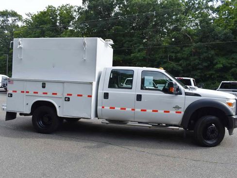 Used 2015 Ford F550 2WD Crew Cab Super Duty w/ Power Equipment Group image 3