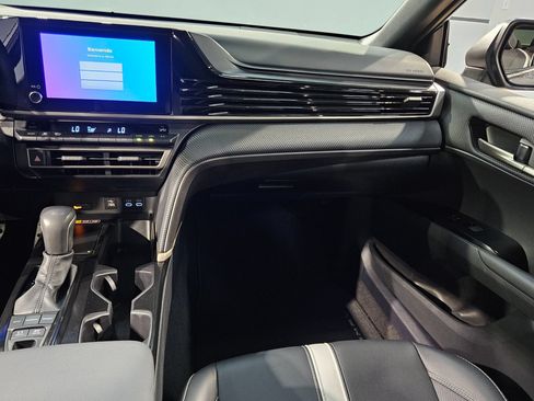Used 2025 Toyota Camry SE FWD image 11