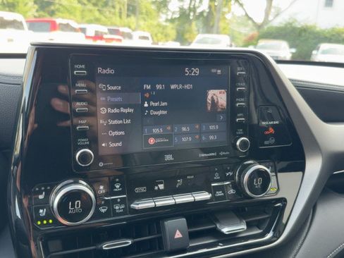 Used 2020 Toyota Highlander Limited AWD/4WD image 22