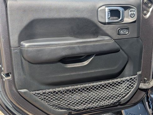 Used 2020 Jeep Wrangler Unlimited Sahara AWD/4WD image 15