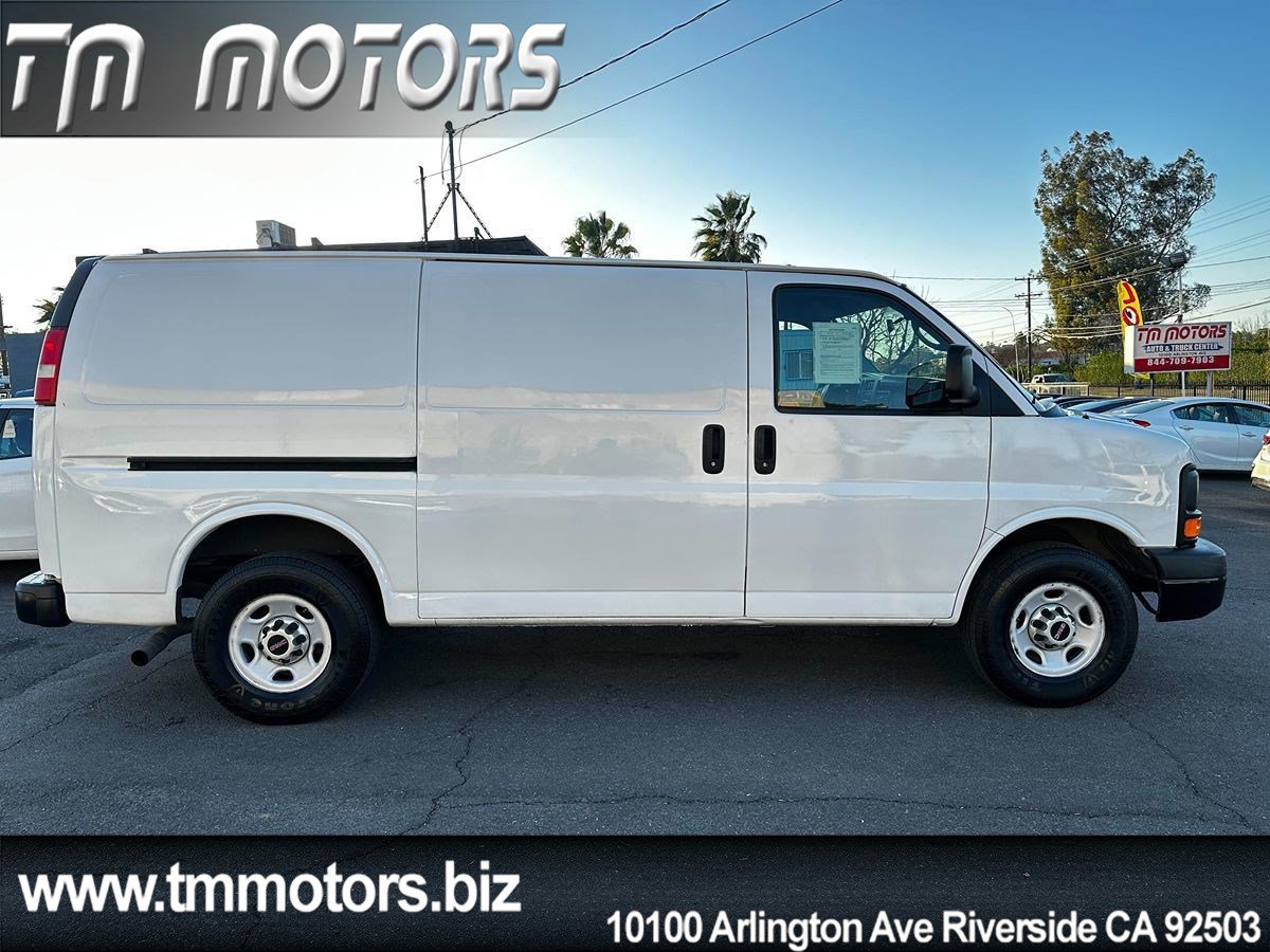 Used 2011 GMC Savana 3500 RWD image 17
