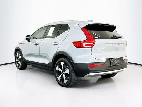 Used 2024 Volvo XC40 B5 Plus image 5