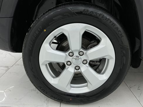Used 2019 Jeep Compass Latitude w/ Cold Weather Group AWD/4WD image 43