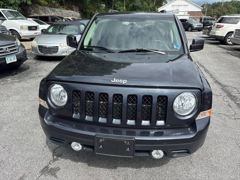 Used 2015 Jeep Patriot High Altitude AWD/4WD image 3