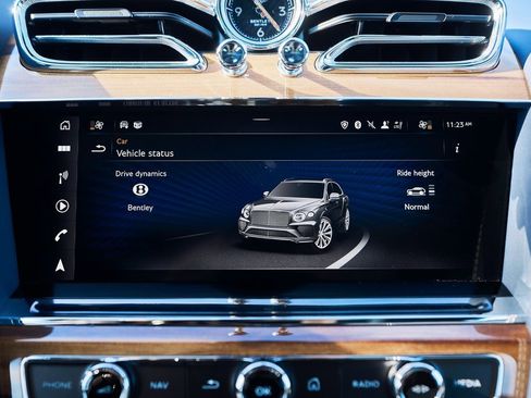 Used 2021 Bentley Bentayga image 71