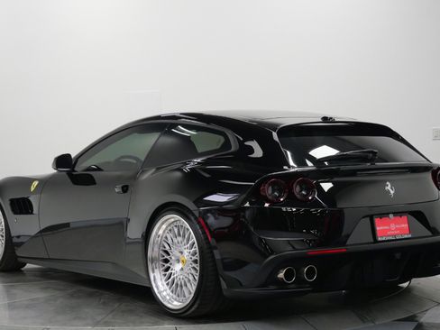 Used 2017 Ferrari GTC4Lusso image 7