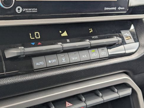 Used 2022 Toyota Tundra SR5 w/ SR5 Convenience Package image 21