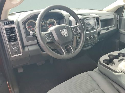 Used 2017 RAM 1500 Express RWD image 10