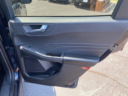 Used 2021 Ford Escape SE w/ Convenience Package FWD image 12