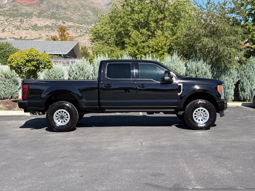 Used 2019 Ford F350 Limited w/ FX4 Off-Road Package AWD/4WD image 8