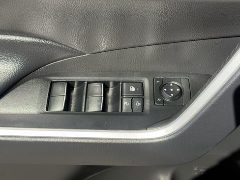 Used 2025 Toyota RAV4 XLE FWD image 18