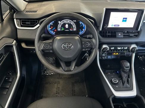 Used 2023 Toyota RAV4 LE AWD/4WD image 18
