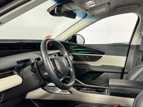 Used 2024 Lincoln Nautilus Reserve image 21