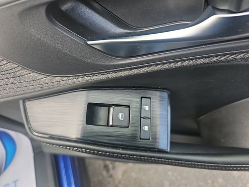 Used 2023 Nissan Rogue SV image 35