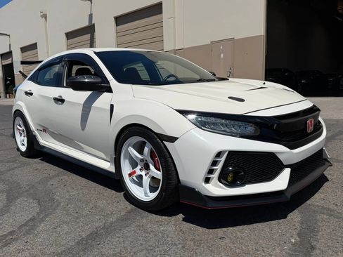 Used 2019 Honda Civic Type R image 11