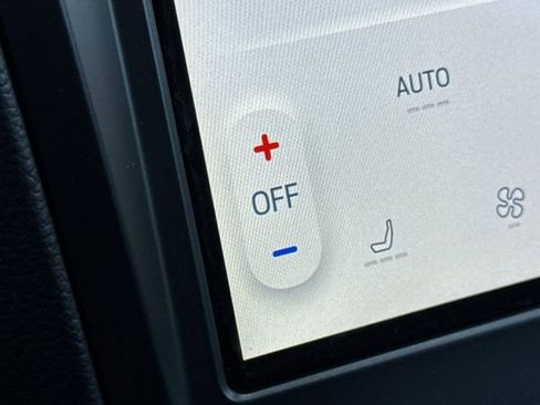 Used 2024 Ford Edge SEL image 29