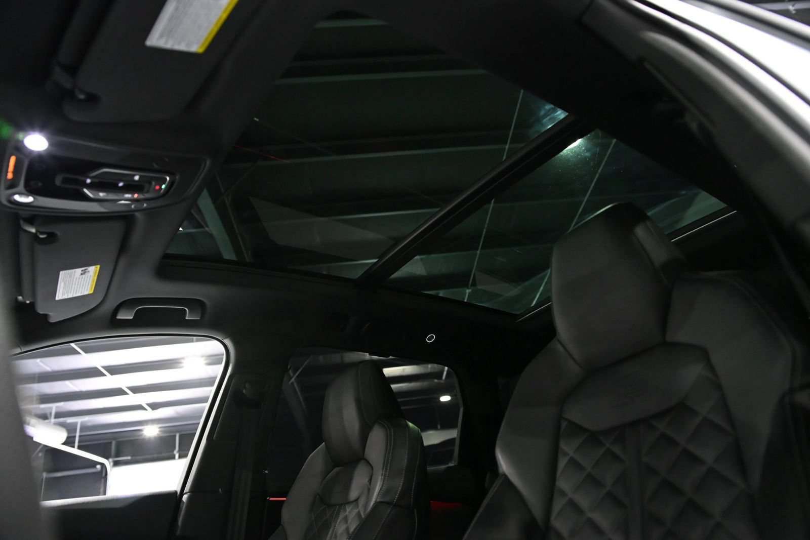 Used 2025 Audi SQ7 Premium Plus AWD/4WD image 25