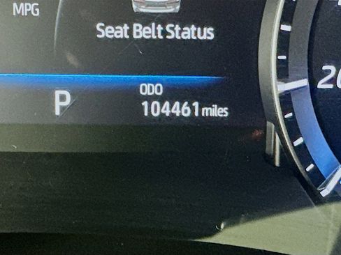 Used 2020 Toyota Highlander XLE image 19