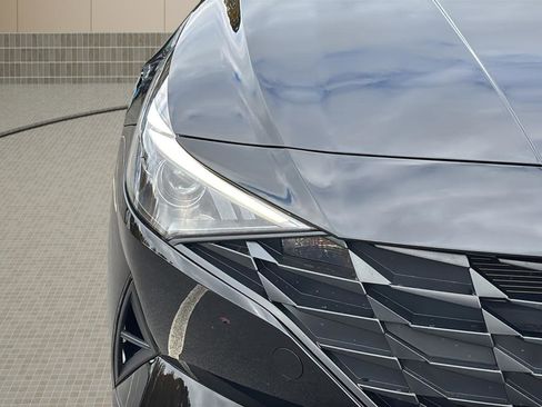 Used 2022 Hyundai Elantra SEL w/ Preferred Accessory Package image 10