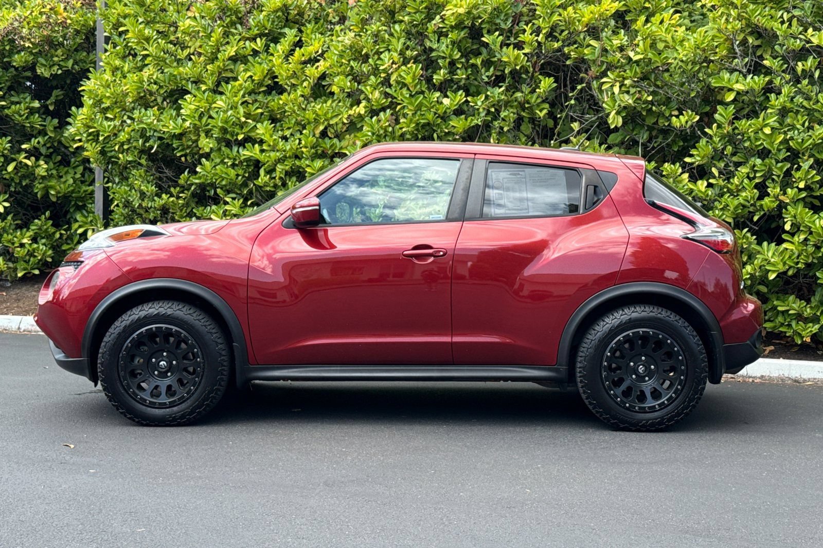 Used 2015 Nissan Juke SV AWD/4WD image 7