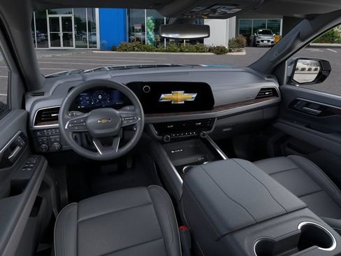 New 2026 Chevrolet Suburban Premier w/ Sun And Tow Package AWD/4WD image 15
