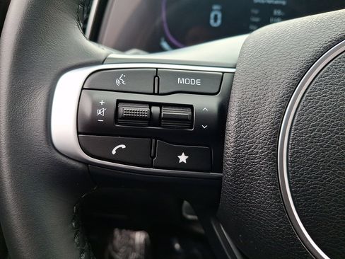 Used 2025 Kia Sportage EX w/ Premium Package image 22