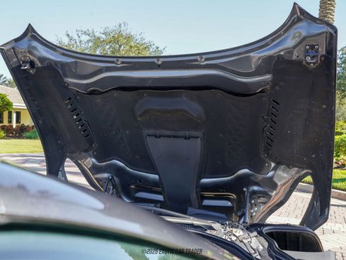 Used 2020 Aston Martin DB11 Volante image 29