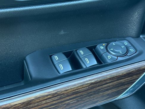 Used 2022 Chevrolet Silverado 1500 High Country w/ LPO, Dark Essentials Package image 12