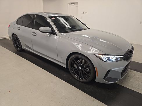 Used 2023 BMW 330i Sedan w/ M Sport Package RWD image 4