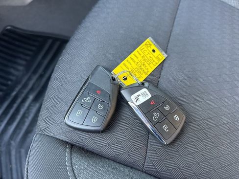 Used 2023 Chevrolet Silverado 1500 LT image 37