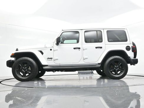 Used 2022 Jeep Wrangler Unlimited Sahara AWD/4WD image 47