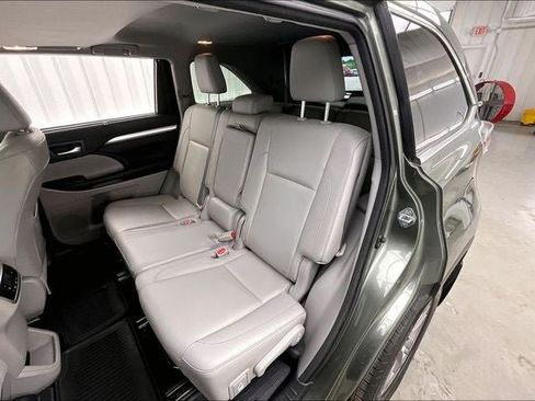 Used 2015 Toyota Highlander XLE AWD/4WD image 20