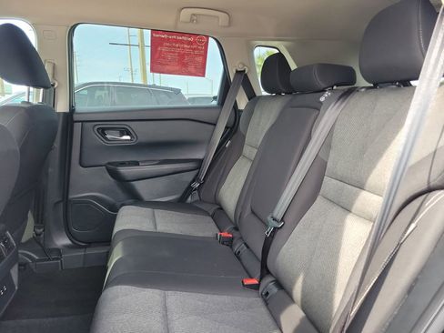 Used 2025 Nissan Rogue SV image 18
