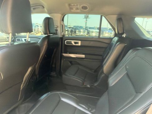 Used 2024 Ford Explorer XLT w/ Equipment Group 202A RWD image 21