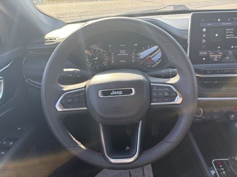 Used 2023 Jeep Compass Trailhawk AWD/4WD image 40