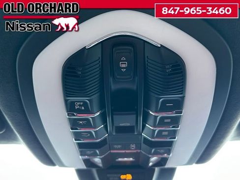 Used 2020 Porsche Macan Turbo AWD/4WD image 18