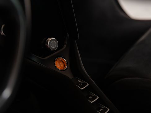 Used 2025 McLaren 750S RWD image 16